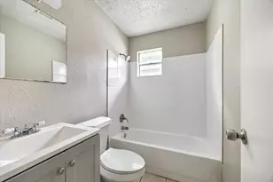 5107 Clover St, Houston, TX 77033 - Photo 8