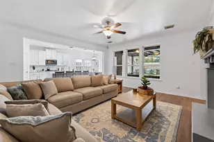 66 S Longsford Cir, The Woodlands, TX 77382 - Photo 14