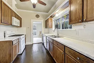 909 Bomar St, Houston, TX 77006 - Photo 8