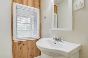 909 Bomar St, Houston, TX 77006 - Photo 18