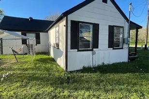 105 N Carver St, Edna, TX 77957 - Photo 16