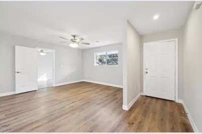 8670 Newfield Lane, Beaumont, TX 77707 - Photo 14