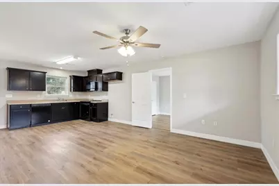 8670 Newfield Lane, Beaumont, TX 77707 - Photo 10