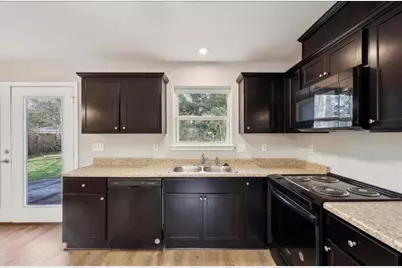 8670 Newfield Lane, Beaumont, TX 77707 - Photo 6