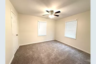 8 Piney Way, Angleton, TX 77515 - Photo 12