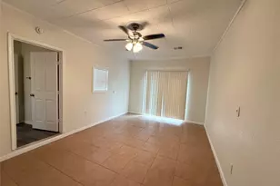 8 Piney Way, Angleton, TX 77515 - Photo 16