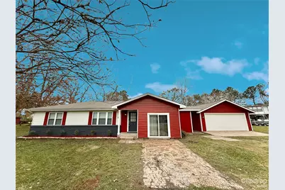 8 Piney Way, Angleton, TX 77515 - Photo 1