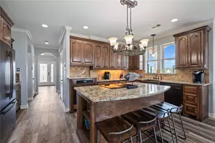 1301 Maui Dr Dr, Tiki Island, TX 77554 - Photo 16