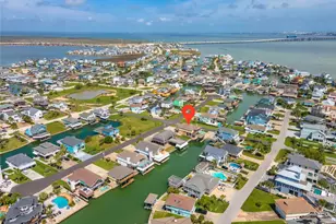 1301 Maui Dr Dr, Tiki Island, TX 77554 - Photo 50