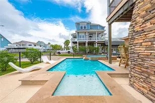 1301 Maui Dr Dr, Tiki Island, TX 77554 - Photo 38