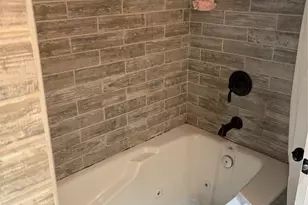 2710 Colonial Dr, Dickinson, TX 77539 - Photo 12