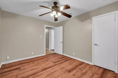110 Buttercup Street, Lake Jackson, TX 77566 - Photo 30