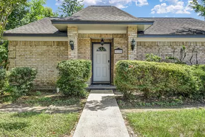 110 Buttercup Street, Lake Jackson, TX 77566 - Photo 8