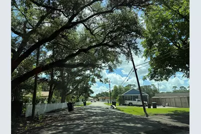 208 W Jordan Street, Alvin, TX 77511 - Photo 4