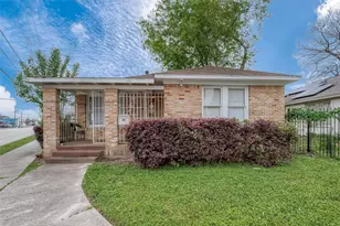 5009 N Main St, Houston, TX 77009 - Photo 1