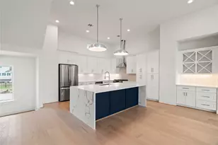 8720 Aquino Ln, Houston, TX 77055 - Photo 10