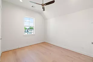 8720 Aquino Ln, Houston, TX 77055 - Photo 20