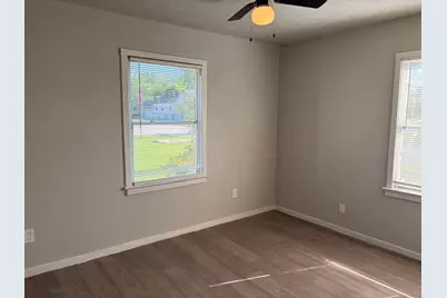 2005 Glasshouse Street, Beaumont, TX 77703 - Photo 10
