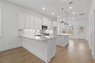 648 Crested Duck Ct, Willis, TX 77318 - Photo 2