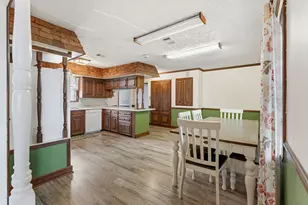 704 Cook Rd, Winnie, TX 77665 - Photo 4