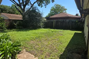 1818 Turtle Creek Dr, Missouri City, TX 77459 - Photo 2