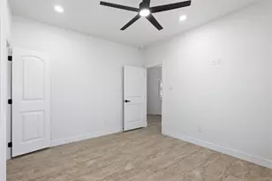 214 Manor Ave, Arcola, TX 77583 - Photo 16