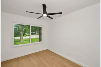2508 N Houston Drive, La Marque, TX 77568 - Photo 8