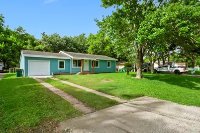 2508 N Houston Drive, La Marque, TX 77568 - Photo 1