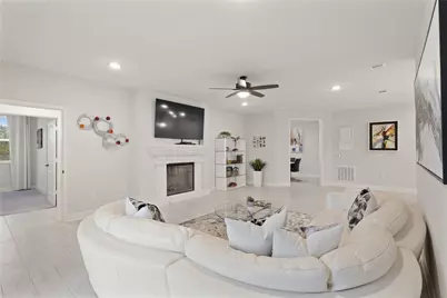 6804 Westview Drive #1307, Houston, TX 77055 - Photo 4