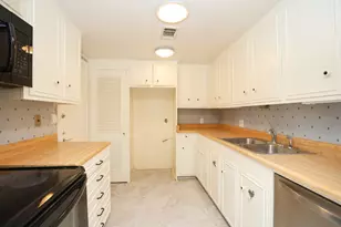 666 S Ripple Creek Dr, Houston, TX 77057 - Photo 12