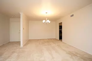666 S Ripple Creek Dr, Houston, TX 77057 - Photo 4