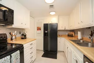 666 S Ripple Creek Dr, Houston, TX 77057 - Photo 18