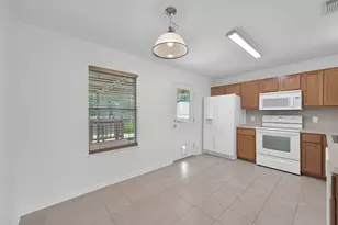 5440 N Buffalo Cir, Willis, TX 77378 - Photo 10