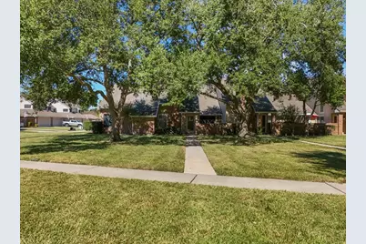 16532 Holly Trail Drive, Houston, TX 77058 - Photo 4