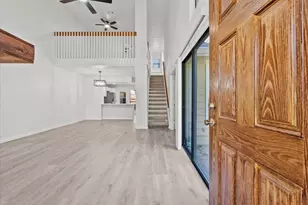 16532 Holly Trail Dr, Houston, TX 77058 - Photo 2