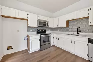 2903 Silent Dr, Sugar Land, TX 77498 - Photo 6