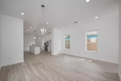 7307 W Knoll Street, Houston, TX 77028 - Photo 8