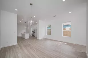 7307 W Knoll St, Houston, TX 77028 - Photo 8