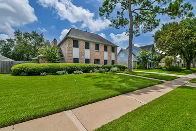 1002 Mill Run Drive, Sugar Land, TX 77498 - Photo 2