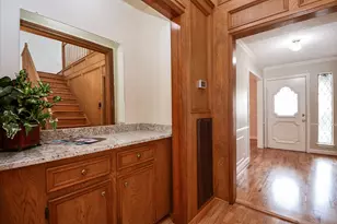 1002 Mill Run Dr, Sugar Land, TX 77498 - Photo 6