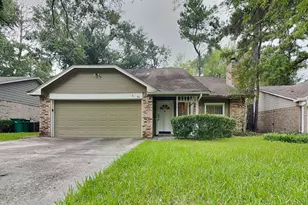 11 Brentwood Oaks Ct, The Woodlands, TX 77381 - Photo 1