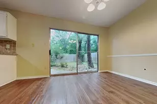11 Brentwood Oaks Ct, The Woodlands, TX 77381 - Photo 6