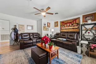 945 N Travis St, Liberty, TX 77575 - Photo 6