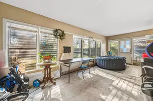 945 N Travis St, Liberty, TX 77575 - Photo 18