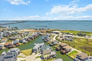 314 Windward Way, Tiki Island, TX 77554 - Photo 42