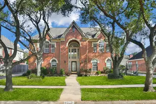 4323 Magnolia Ln, Sugar Land, TX 77478 - Photo 2
