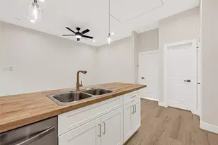 7805 Dyer St, Houston, TX 77088 - Photo 40