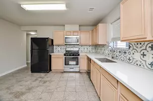 13410 Cricklewood Creek Ln, Houston, TX 77083 - Photo 12