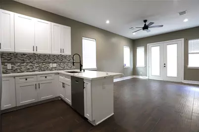 4422 Phlox Street, Houston, TX 77051 - Photo 6