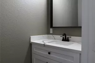 4422 Phlox St, Houston, TX 77051 - Photo 10
